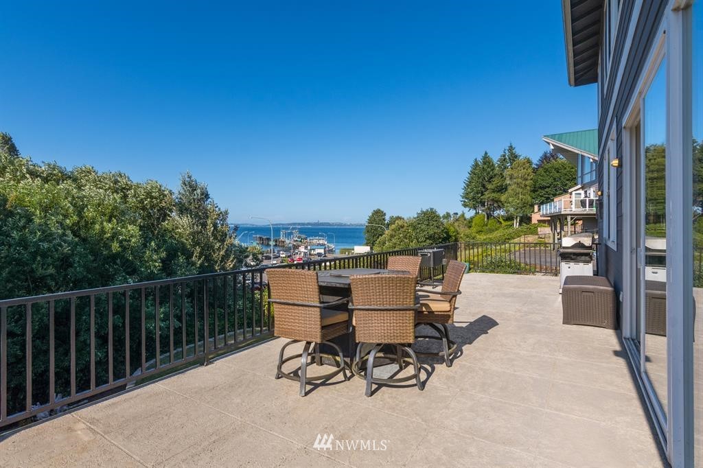 4105 Ridgecrest Way Southeast Port Orchard, WA 98366 - Photo 9 of 25 Gallery Image 9
