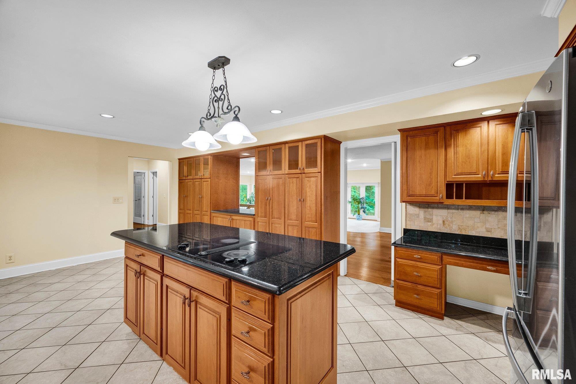 341 West Ravinwoods Road Peoria, IL 61615 - Photo 16 of 52 Gallery Image 16