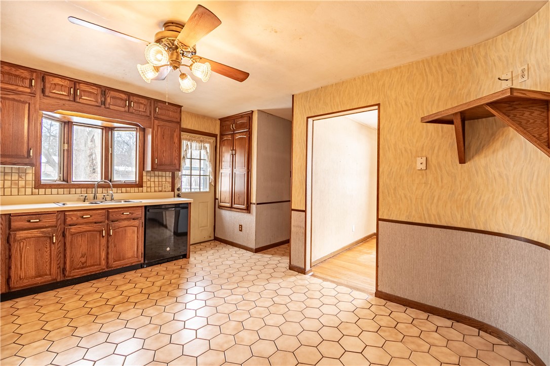 53 North Lynette Drive Decatur, IL 62526 - Photo 8 of 27 Gallery Image 8