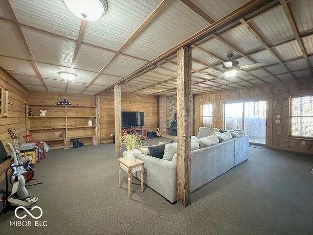 $650,000 | 3893 East 650 North, Windfall, IN 46076