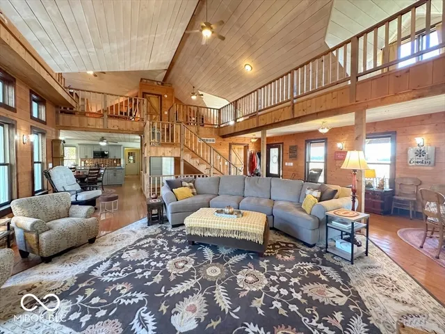 $650,000 | 3893 East 650 North, Windfall, IN 46076