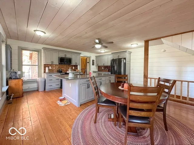 $650,000 | 3893 East 650 North, Windfall, IN 46076