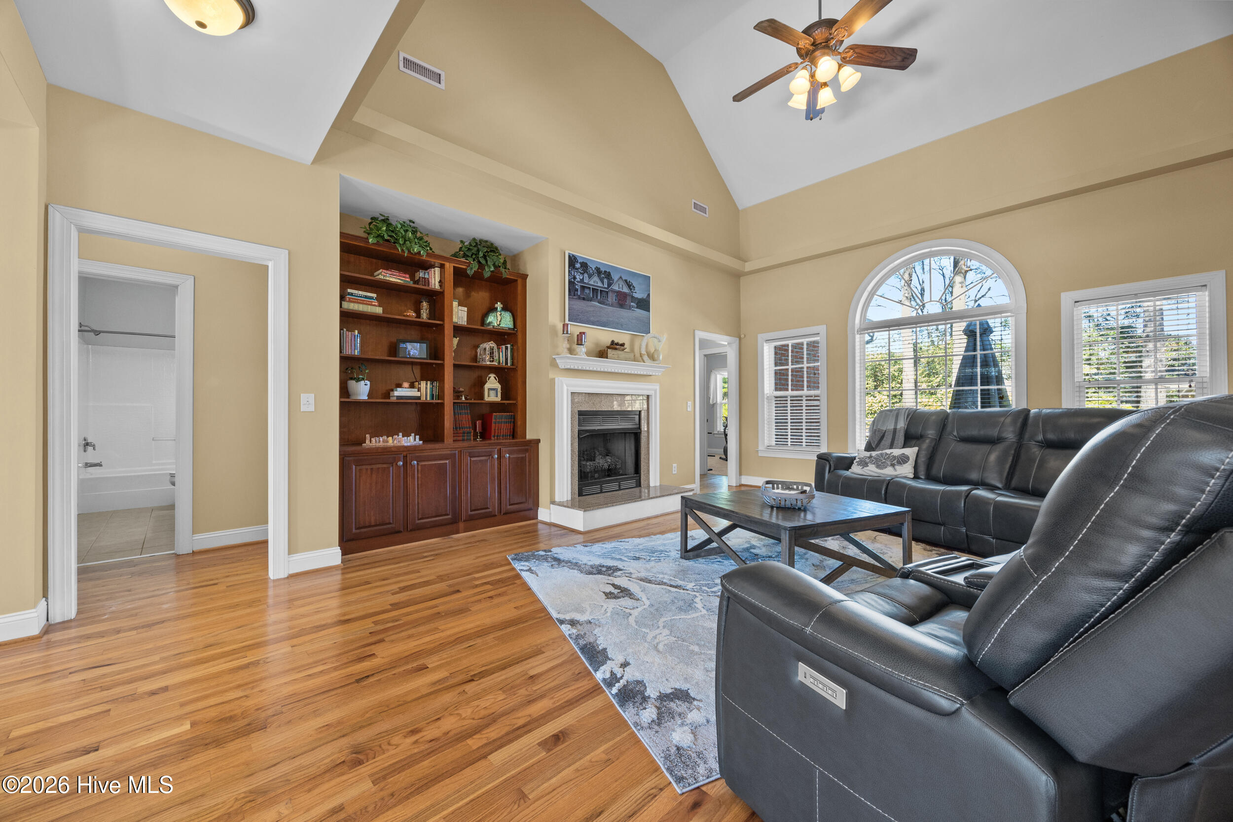 102 Wayfarer Drive Rocky Point, NC 28457 - Photo 15 of 65 19_living room