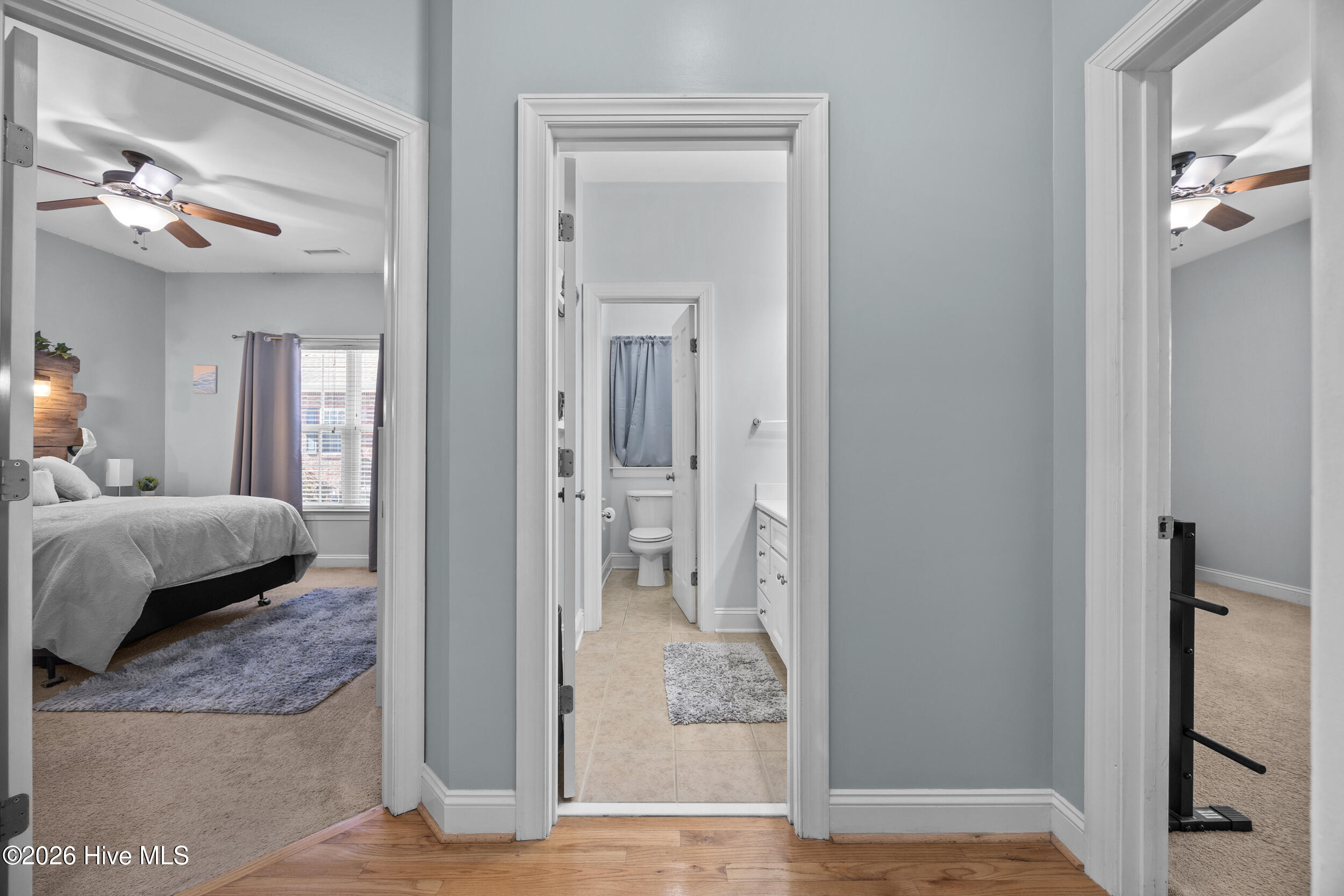 102 Wayfarer Drive Rocky Point, NC 28457 - Photo 23 of 65 26_hallway