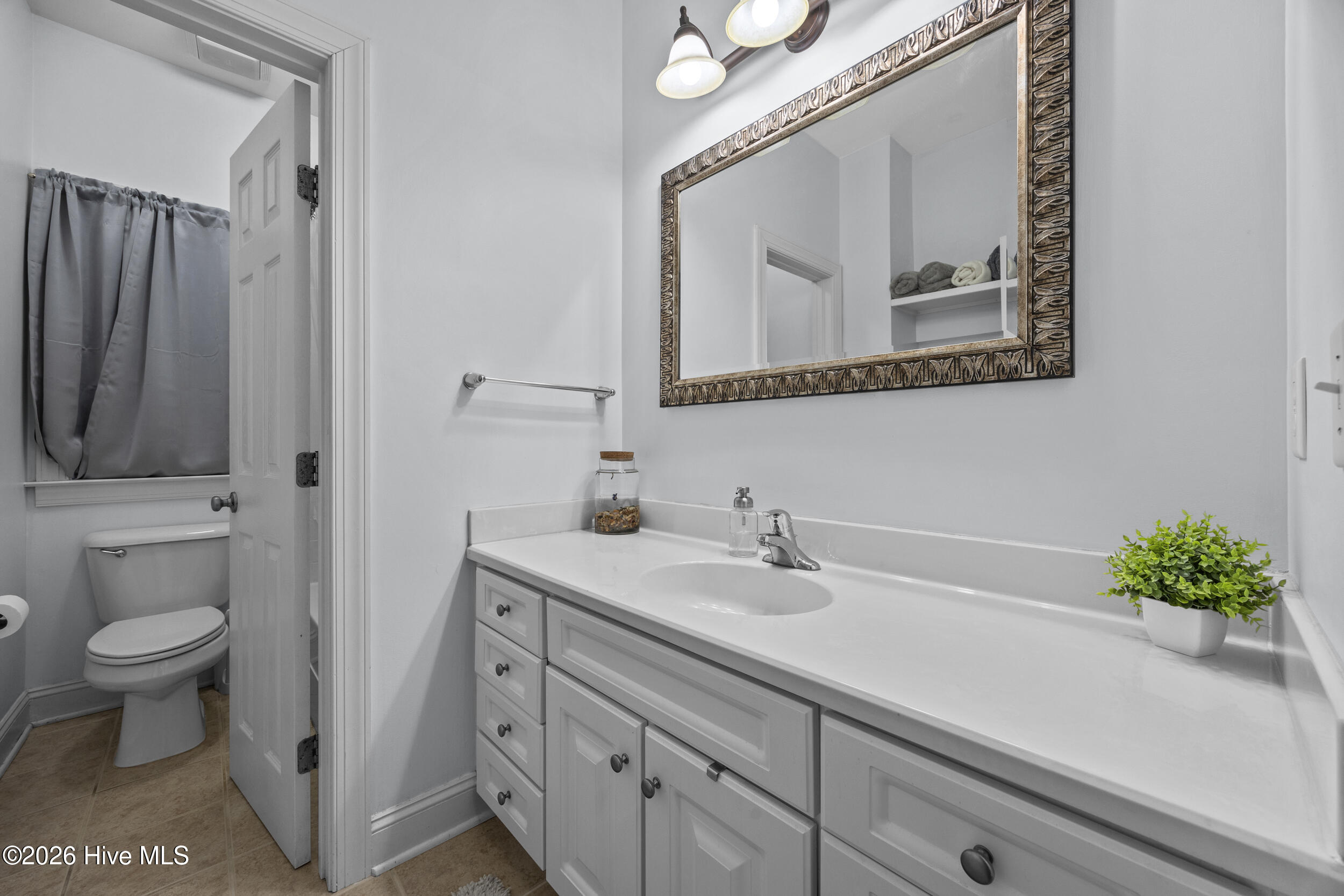 102 Wayfarer Drive Rocky Point, NC 28457 - Photo 26 of 65 29_bathroom