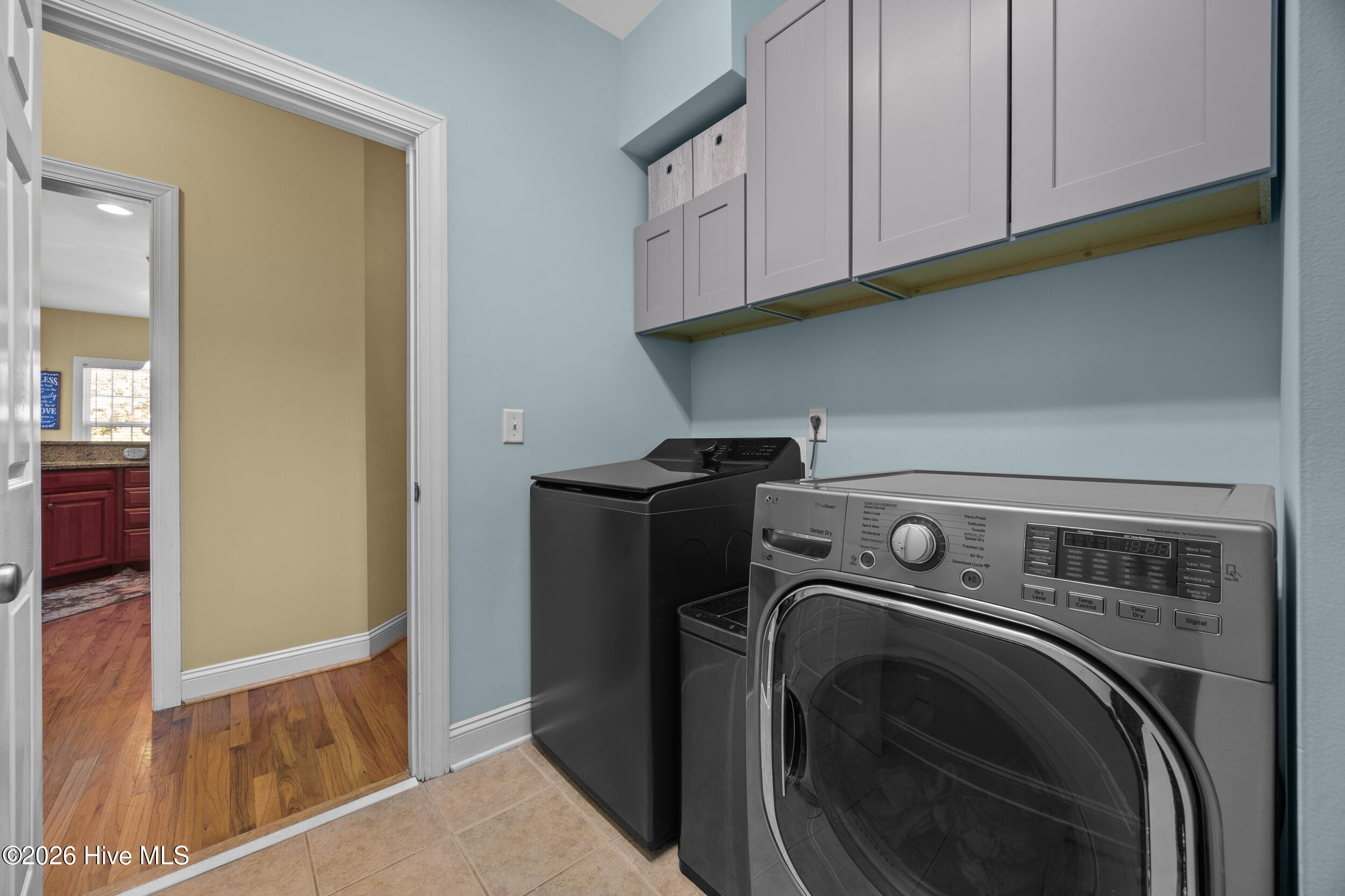 102 Wayfarer Drive Rocky Point, NC 28457 - Photo 35 of 65 39_laundry