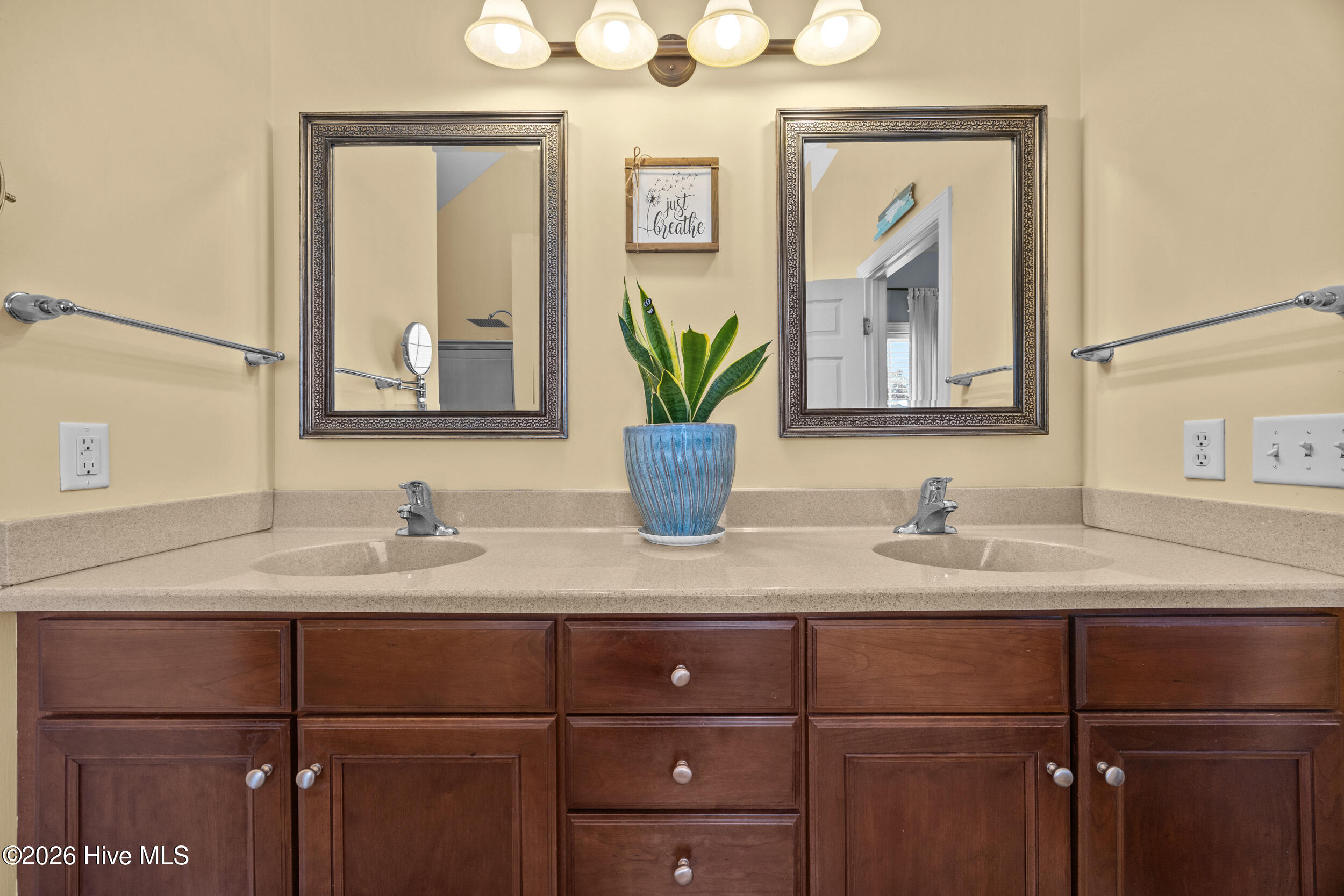 102 Wayfarer Drive Rocky Point, NC 28457 - Photo 40 of 65 44_bathroom