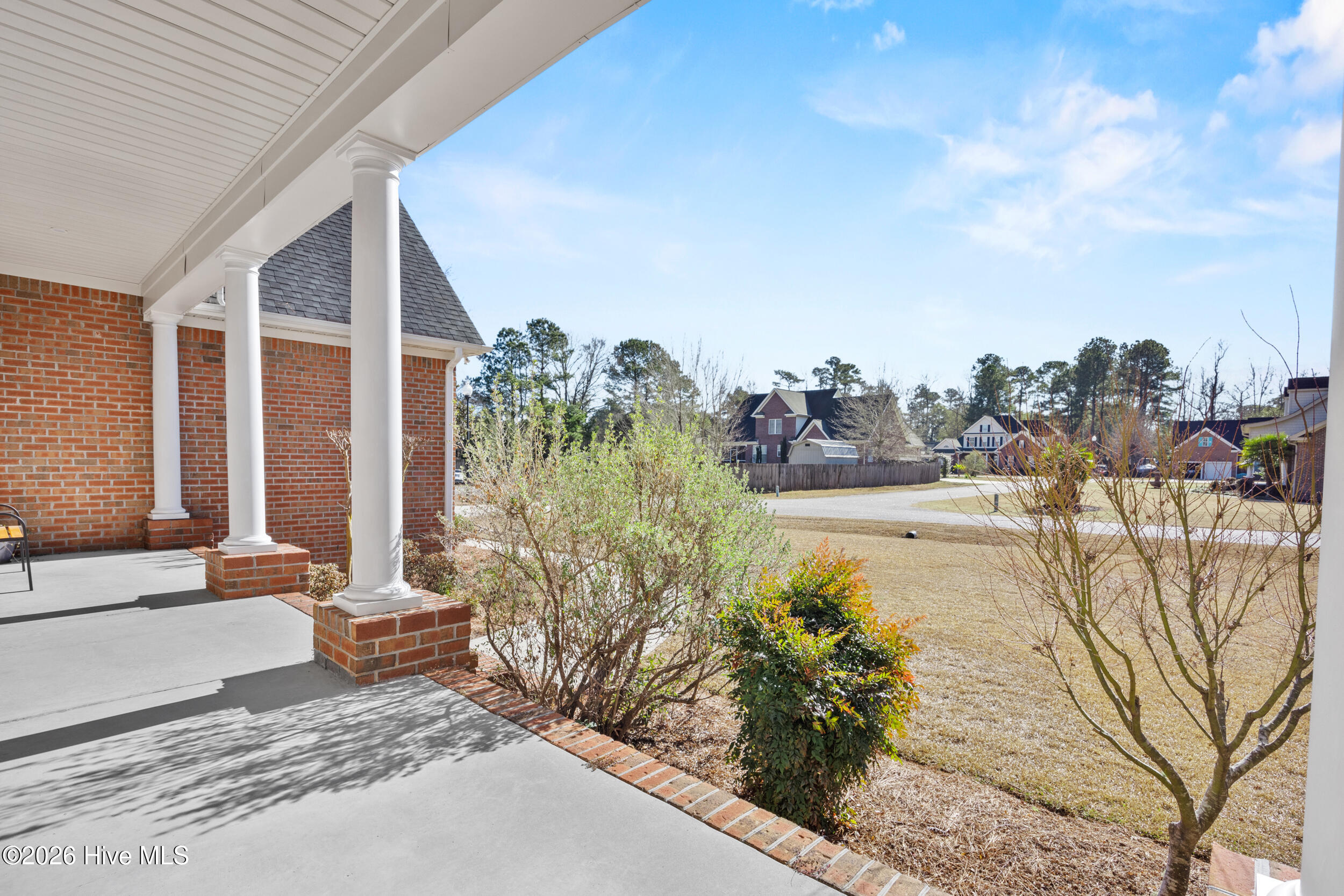 102 Wayfarer Drive Rocky Point, NC 28457 - Photo 9 of 65 12_frontyard