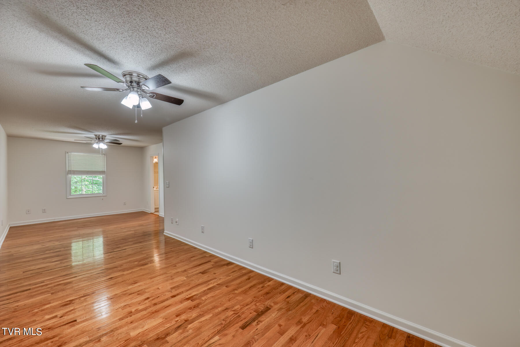 24 Cherokee Ridge Court Johnson City, TN 37604 - Photo 20 of 37 24 Cherokee Ridge Ct-33