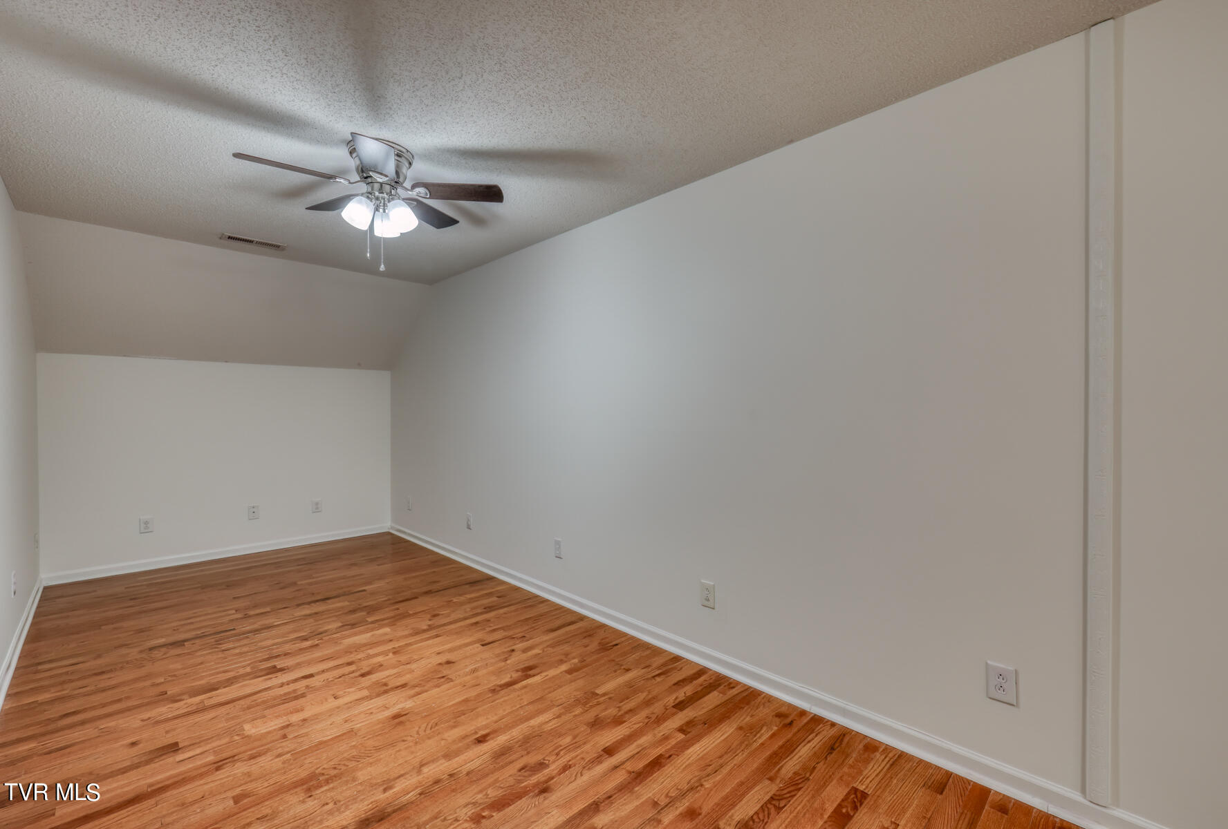 24 Cherokee Ridge Court Johnson City, TN 37604 - Photo 21 of 37 24 Cherokee Ridge Ct-32