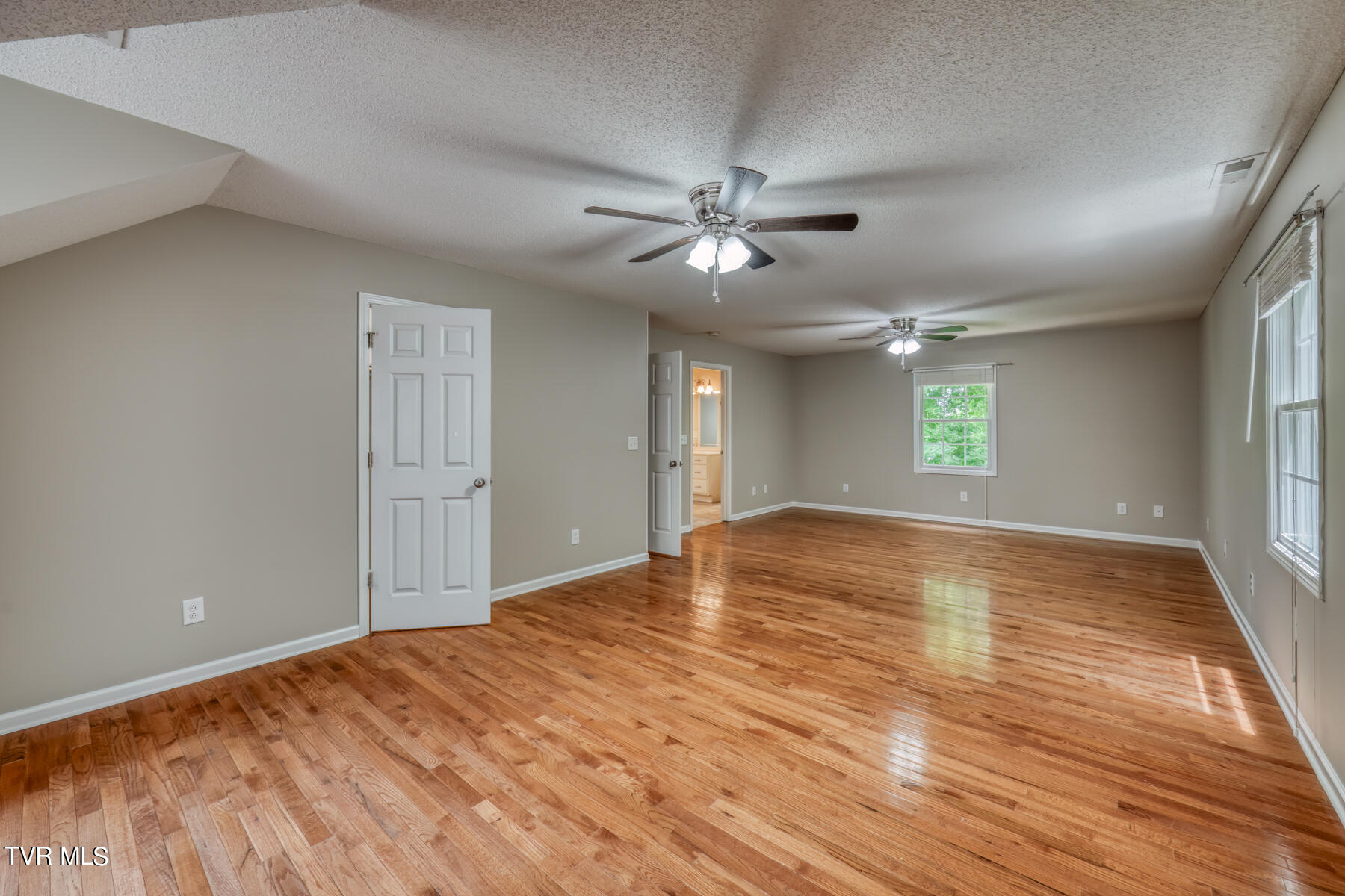 24 Cherokee Ridge Court Johnson City, TN 37604 - Photo 25 of 37 24 Cherokee Ridge Ct-26