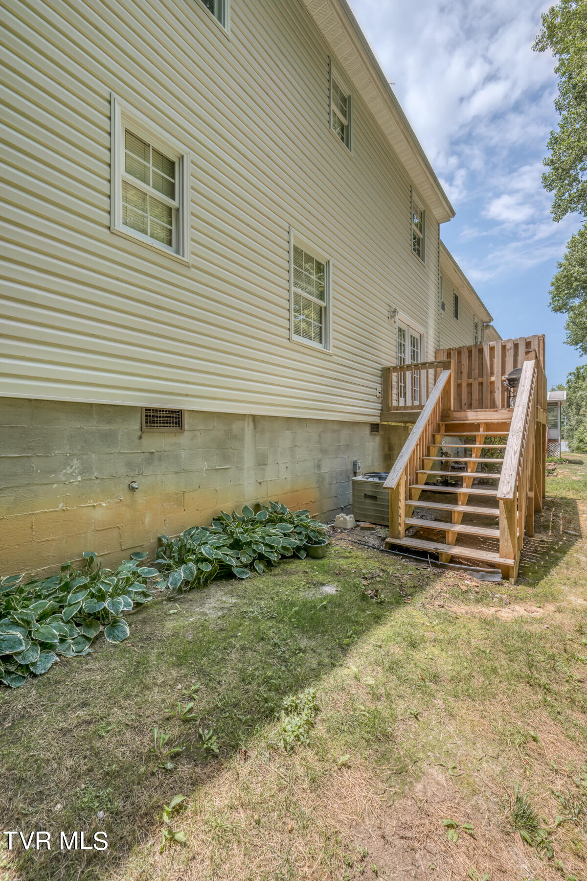24 Cherokee Ridge Court Johnson City, TN 37604 - Photo 34 of 37 24 Cherokee Ridge Ct-37