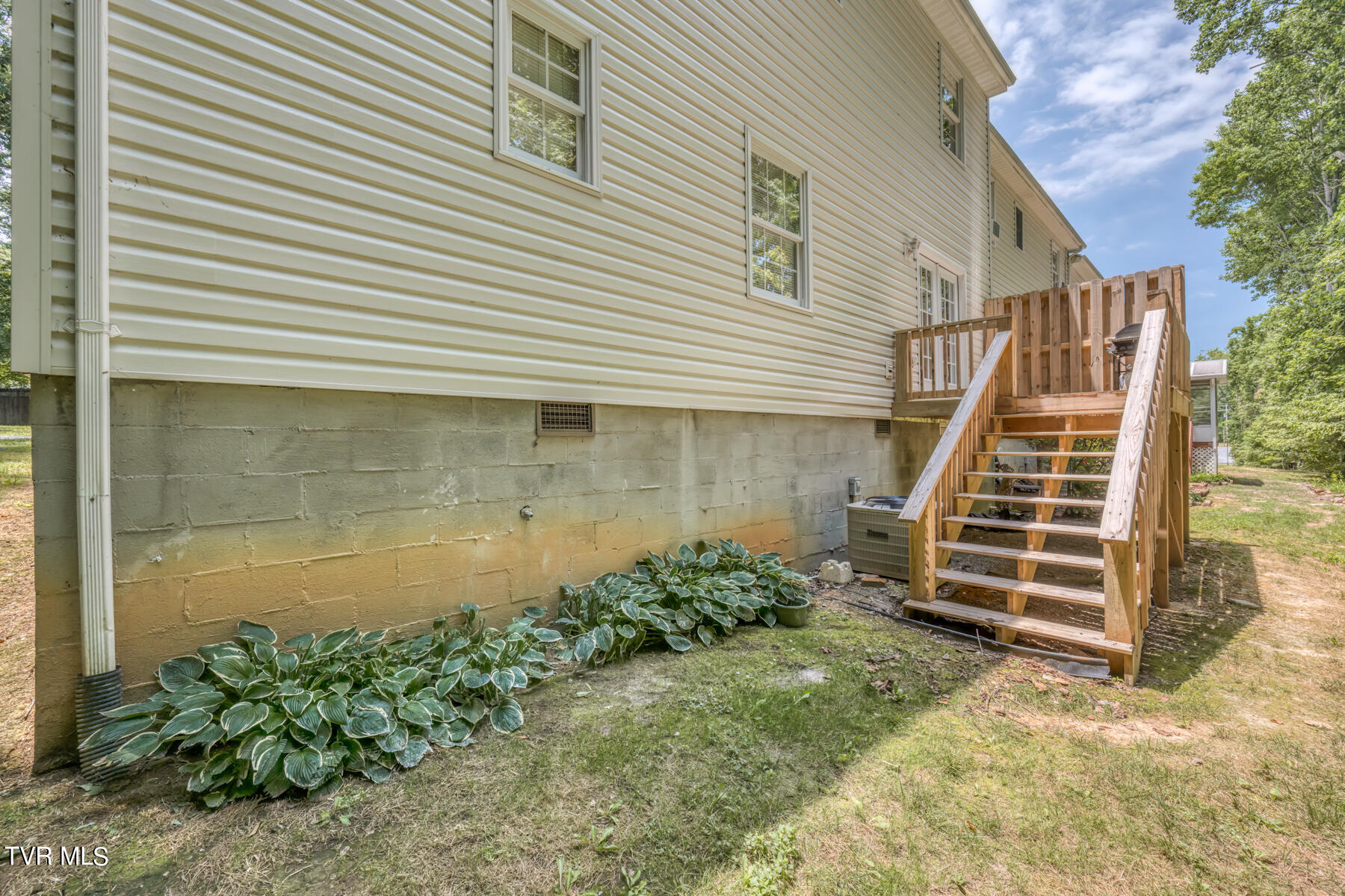 24 Cherokee Ridge Court Johnson City, TN 37604 - Photo 35 of 37 24 Cherokee Ridge Ct-36