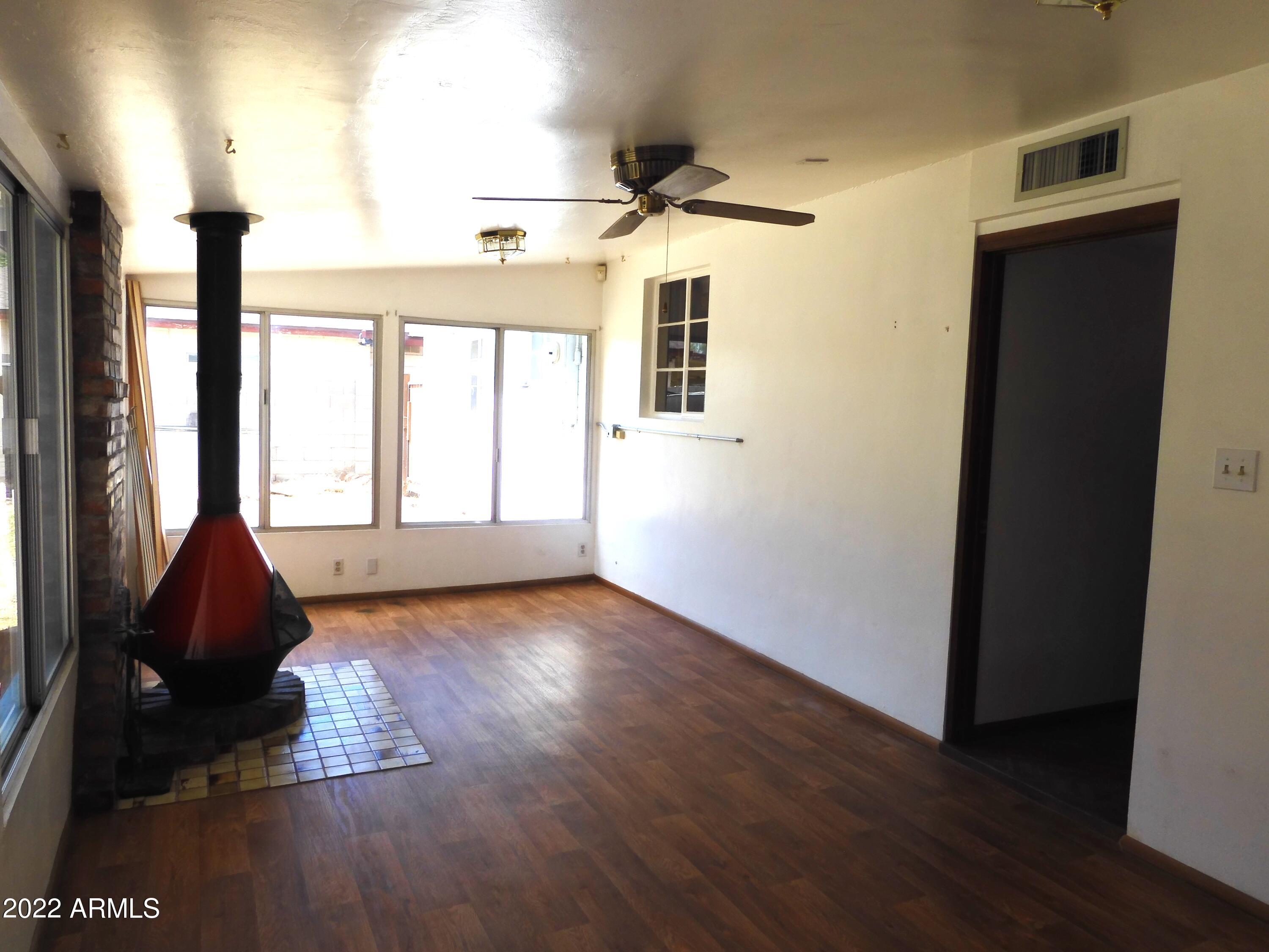 2825 North 33rd Street Phoenix, AZ 85008 - Photo 15 of 42 Temp Controlled AZ Room