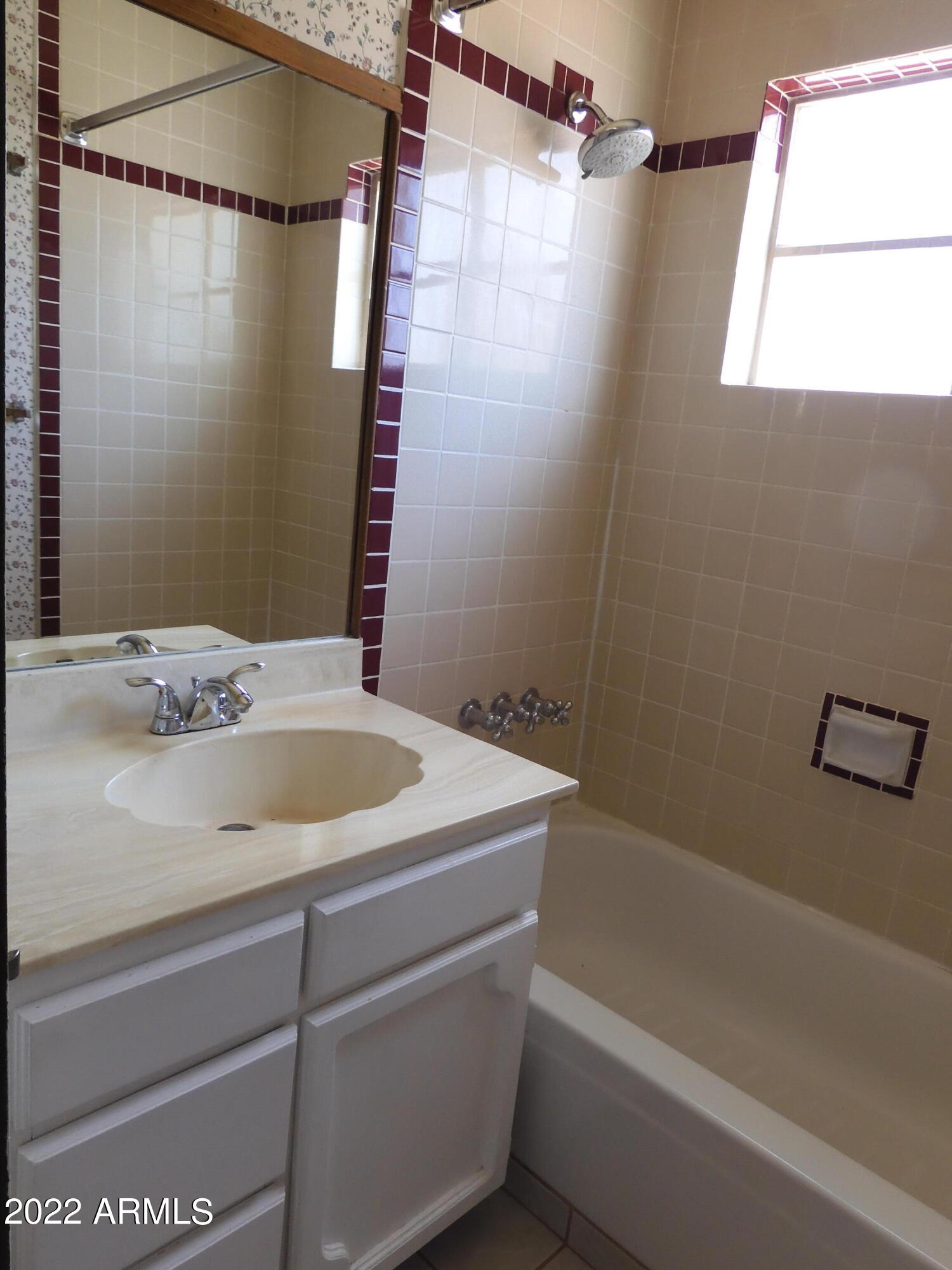 2825 North 33rd Street Phoenix, AZ 85008 - Photo 18 of 42 Bathroom