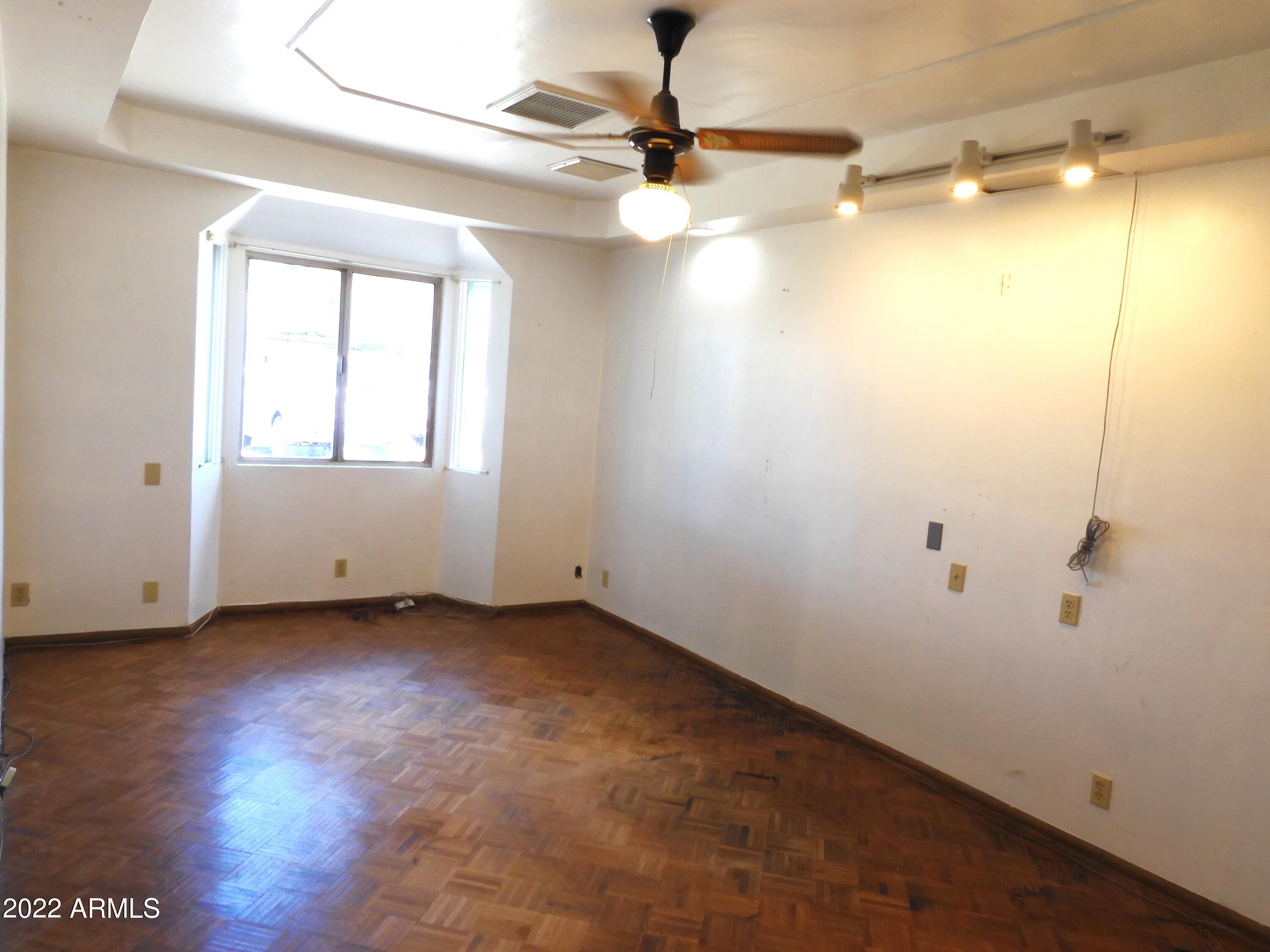 2825 North 33rd Street Phoenix, AZ 85008 - Photo 6 of 42 Den/Bonus Room
