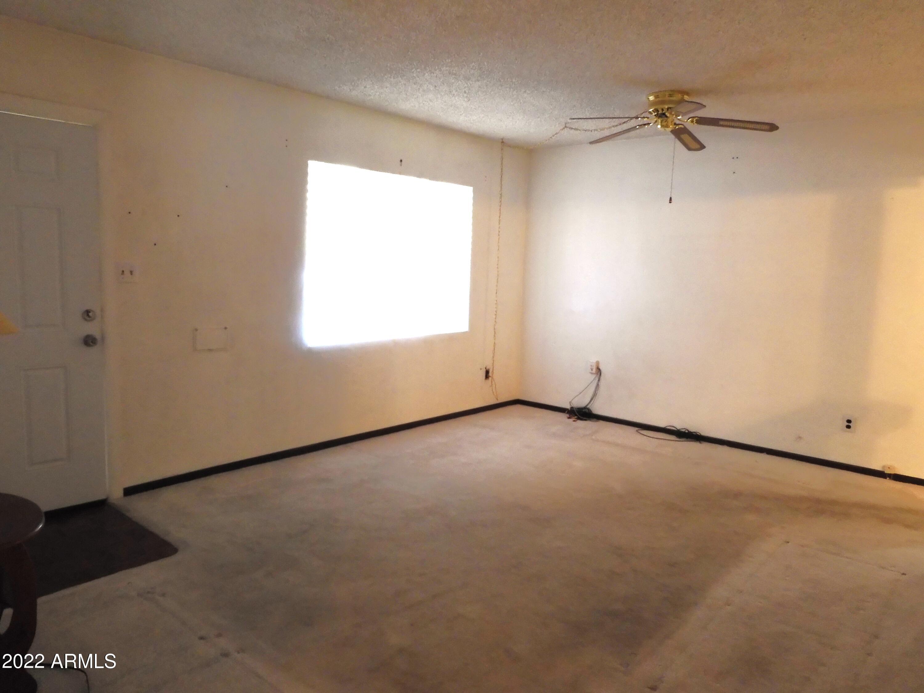 2825 North 33rd Street Phoenix, AZ 85008 - Photo 8 of 42 Living Room