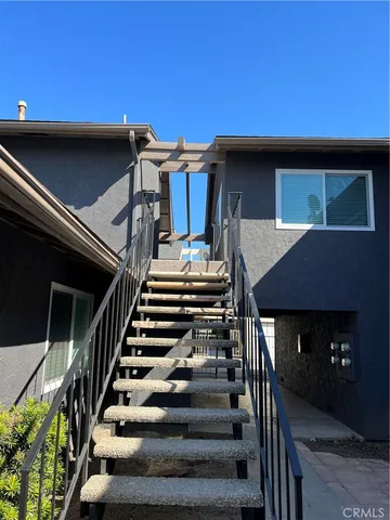 a view of entryway with a front door