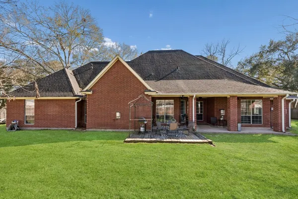 a picture of a bathroom