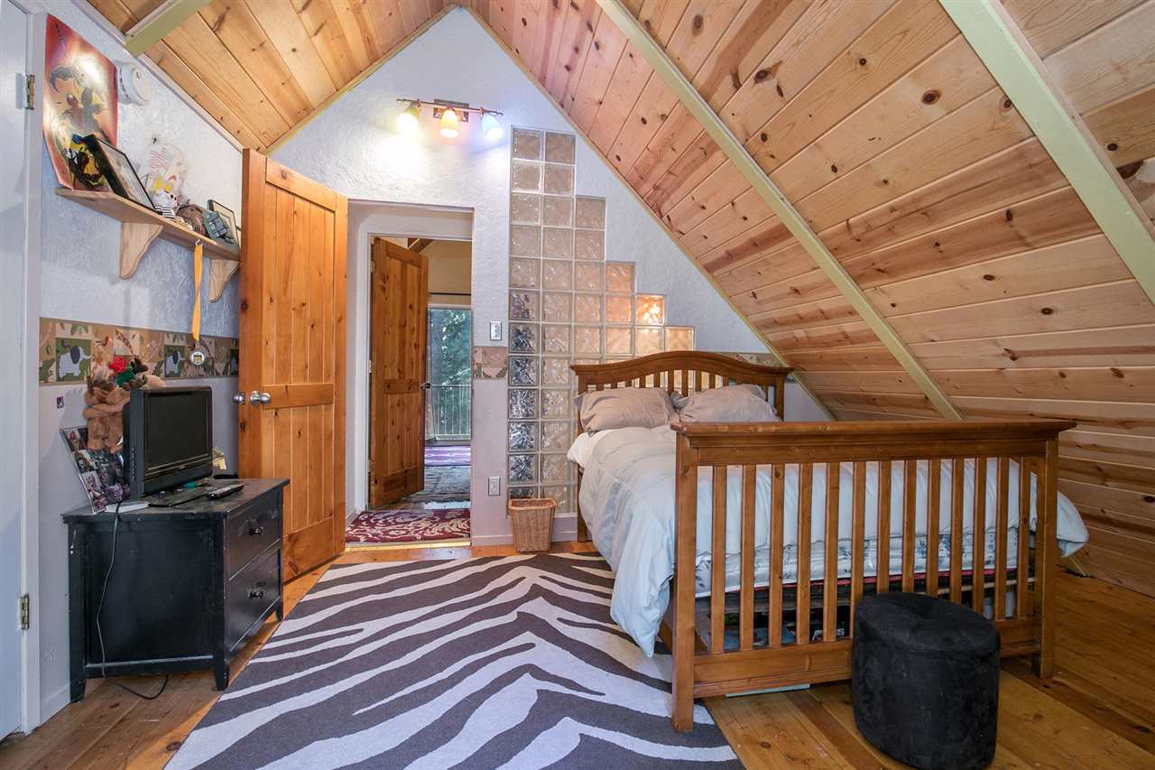 11275 Beacon Road Truckee, CA 96161 - Photo 12 of 20 Gallery Image 12