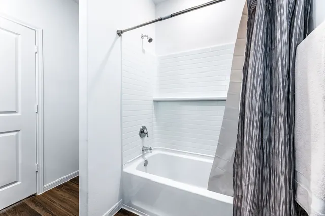 $2,100 | 16745 Oak Bough Drive, Conroe, TX 77302