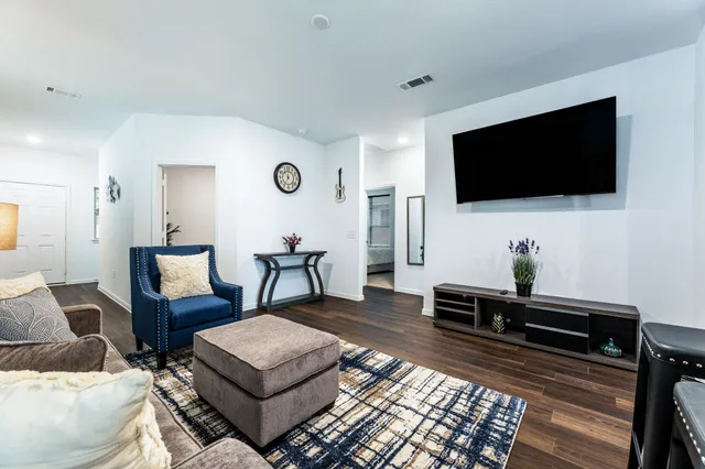 $2,100 | 16745 Oak Bough Drive, Conroe, TX 77302