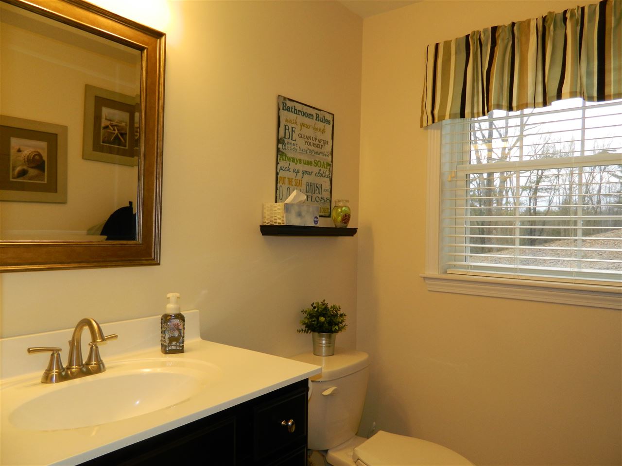 135 Turnpike Road Northfield, NH 03276 - Photo 16 of 40