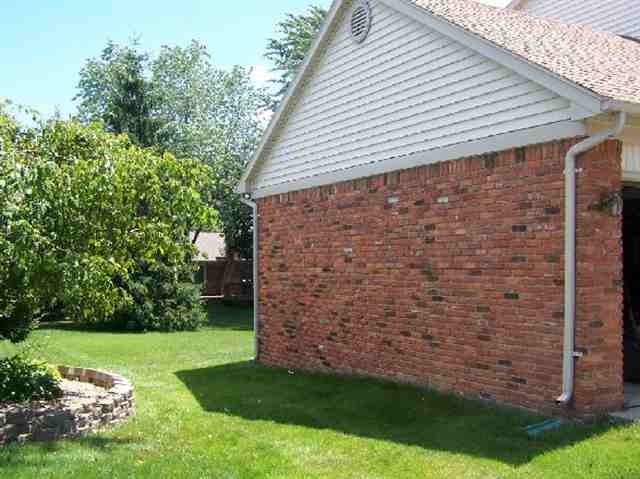 2085 Cumberland Road Rochester, MI 48307 - Photo 14 of 15 31017648-13.JPG