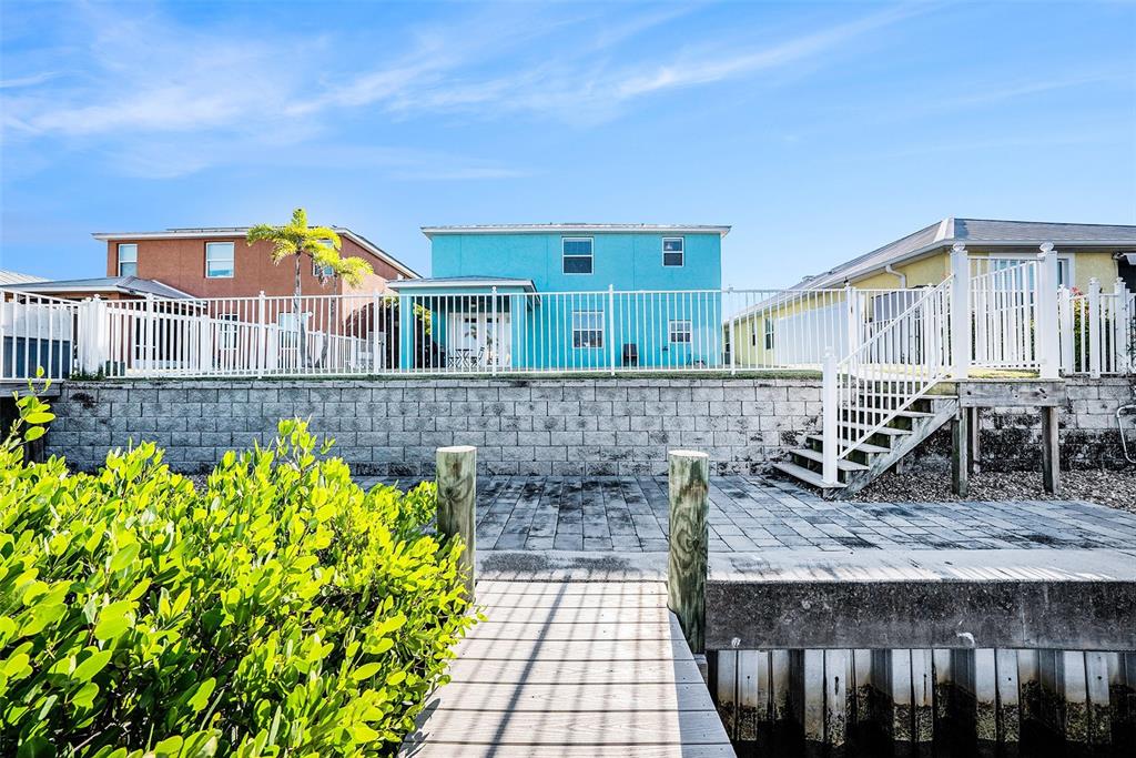 6412 Key Island Boulevard Apollo Beach, FL 33572 - Photo 38 of 42 a view of a chair and table in the patio
