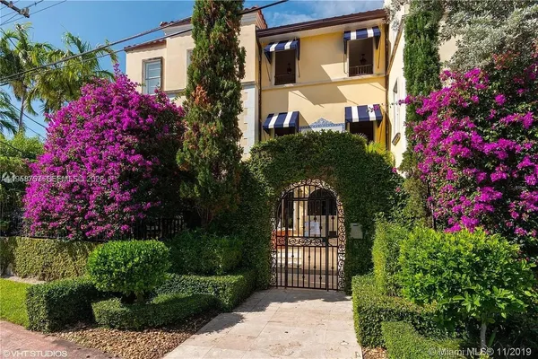 $2,600 | 4812 Pine Tree Drive, Unit 308, Miami Beach, FL 33140