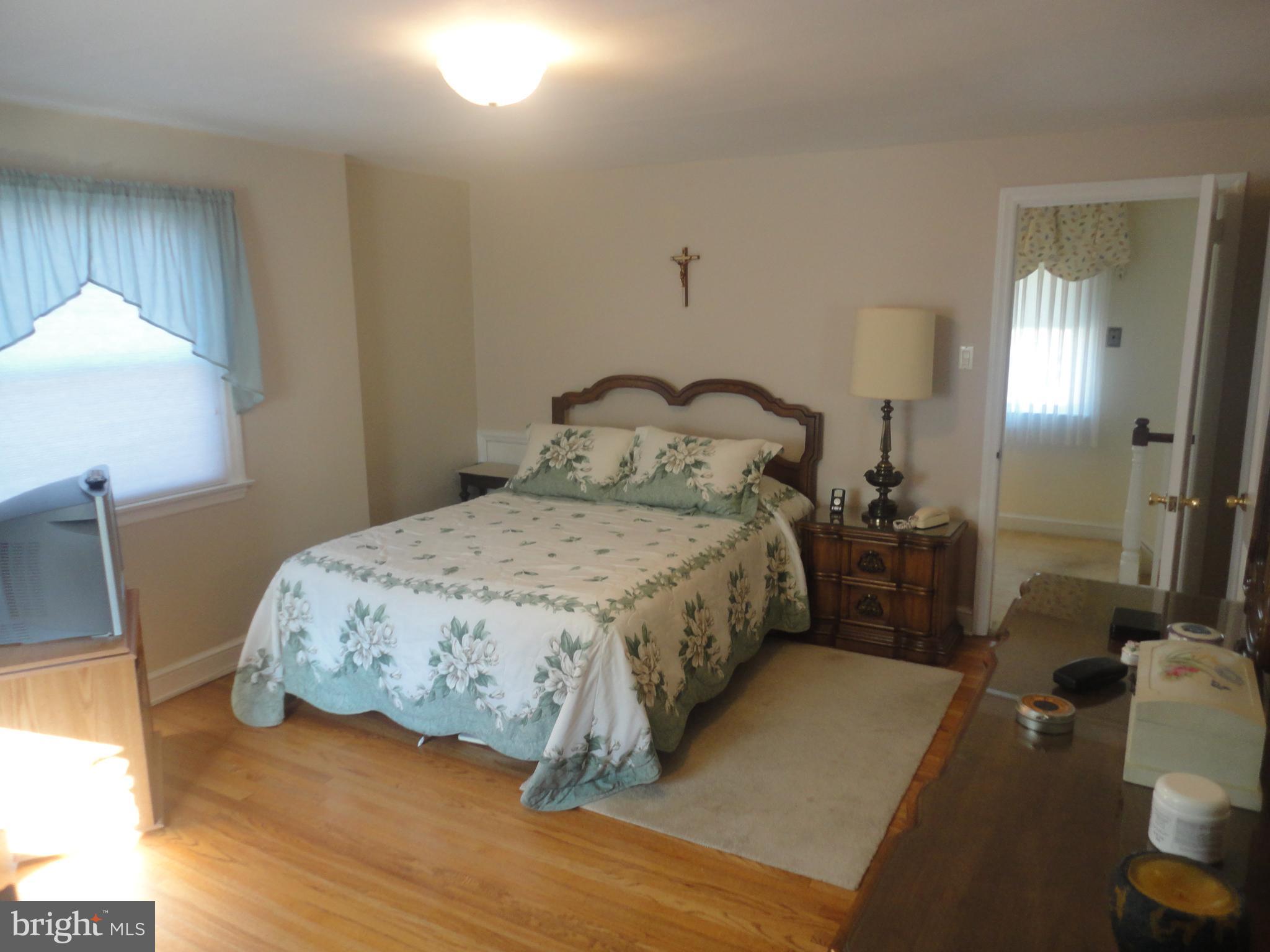 462 Wheatsheaf Road Springfield, PA 19064 - Photo 12 of 27 Master Bedroom