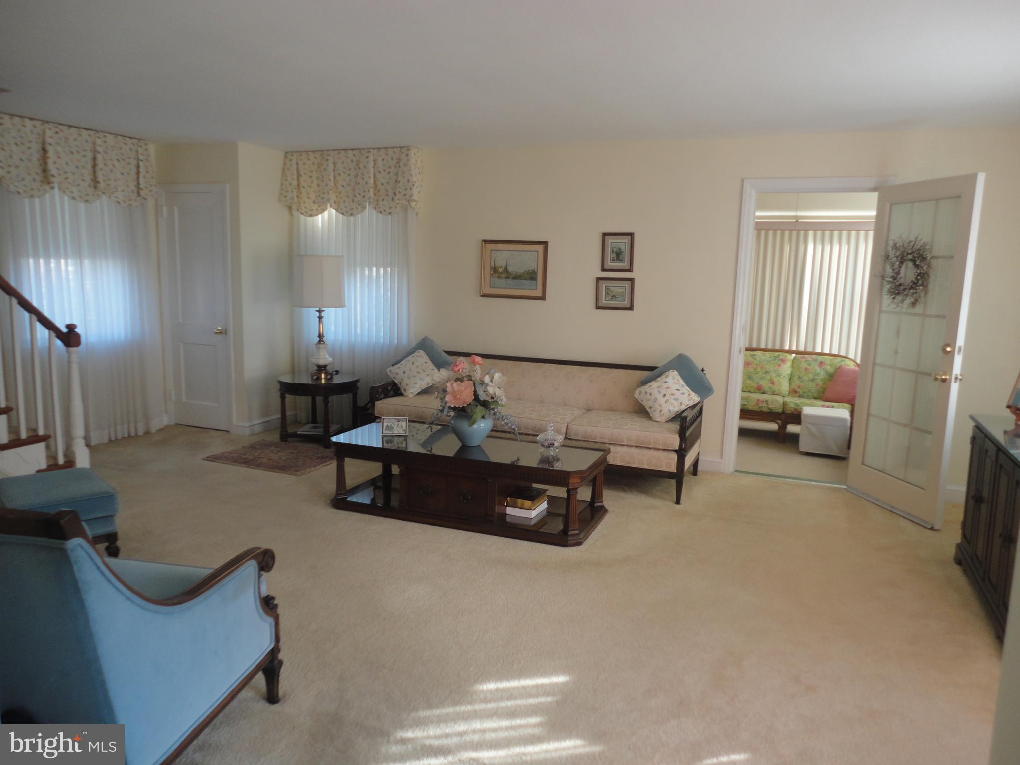 462 Wheatsheaf Road Springfield, PA 19064 - Photo 4 of 27 Living Room looking towards SunRoom