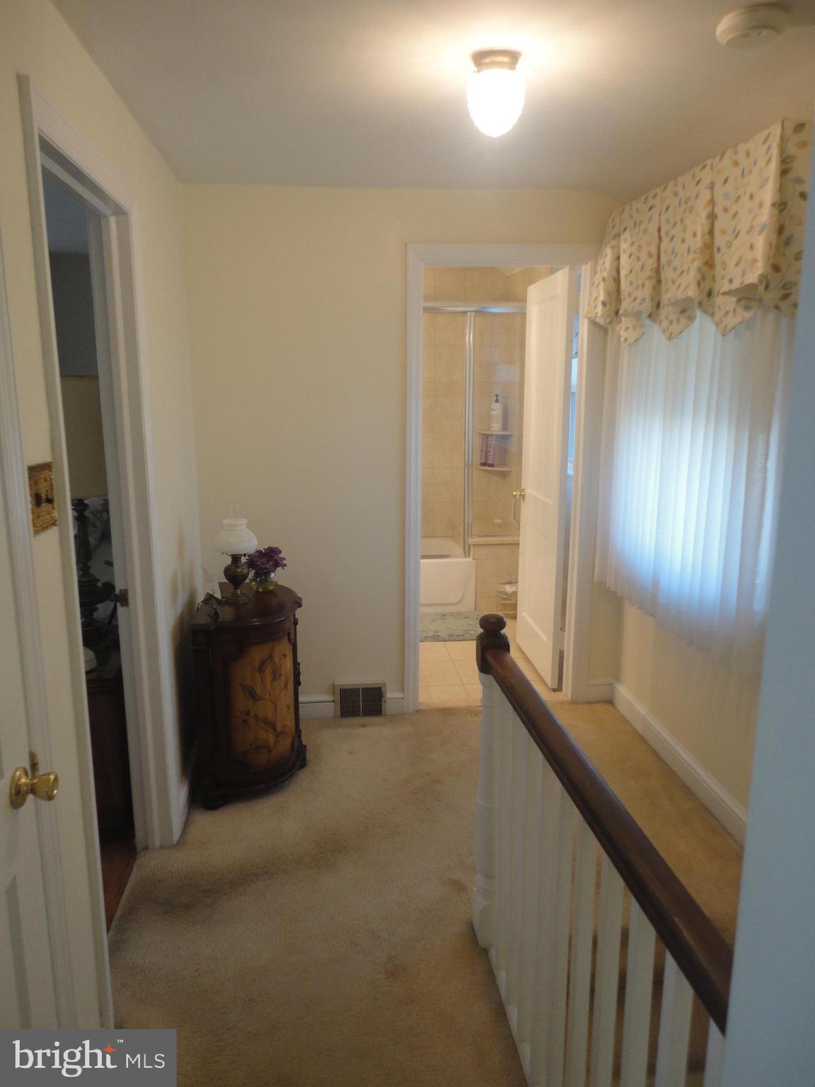 462 Wheatsheaf Road Springfield, PA 19064 - Photo 10 of 27 2nd Flr Hallway