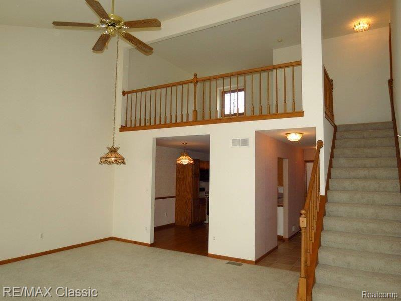 962 Ridge Court, Unit 139 Brighton, MI 48116 - Photo 12 of 24 Great Room