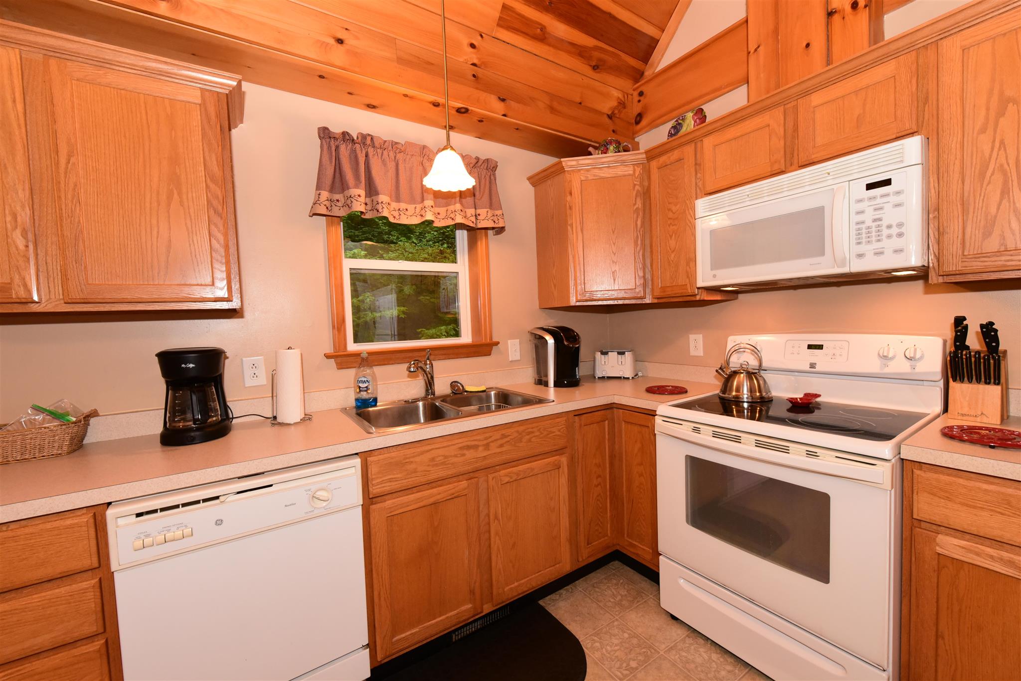 24 Upper Lakeview Drive Madison, NH 03849 - Photo 12 of 40