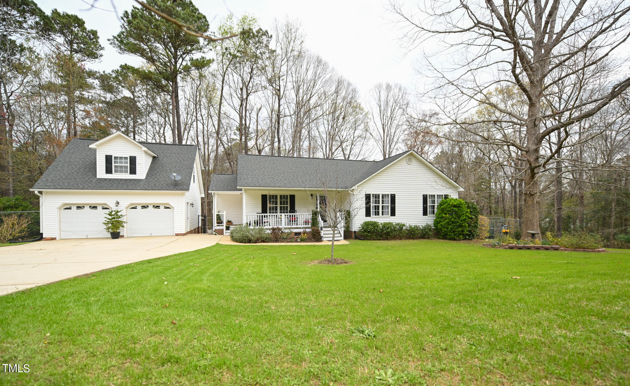 207 Beaver Ridge Way Benson, NC 27504 - Photo 3 of 37 002
