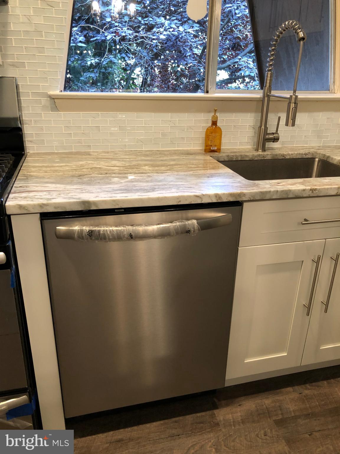 11622 Vantage Hill Road, Unit 21B Reston, VA 20190 - Photo 11 of 45 Gallery Image 11