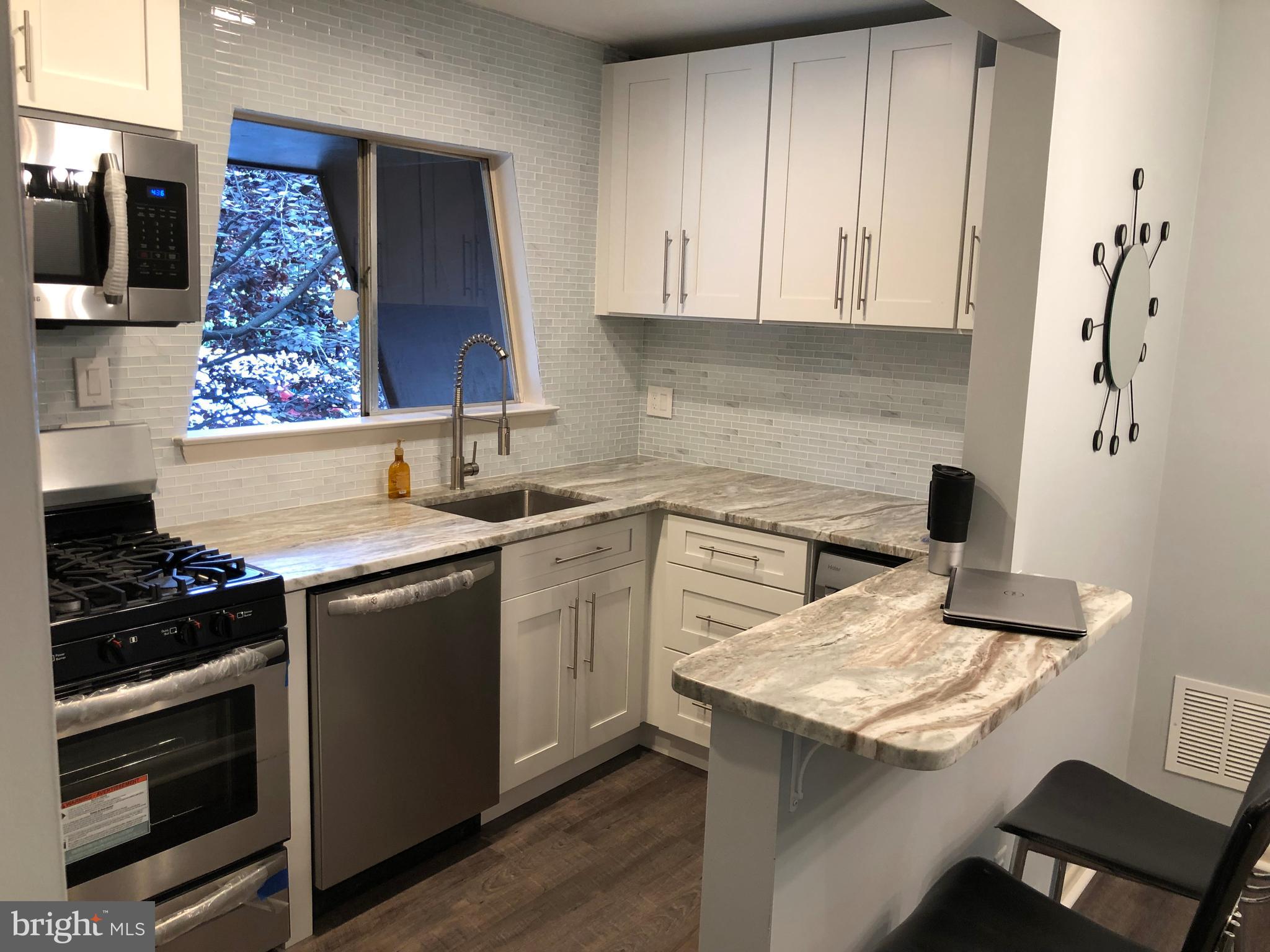 11622 Vantage Hill Road, Unit 21B Reston, VA 20190 - Photo 4 of 45 Gallery Image 4