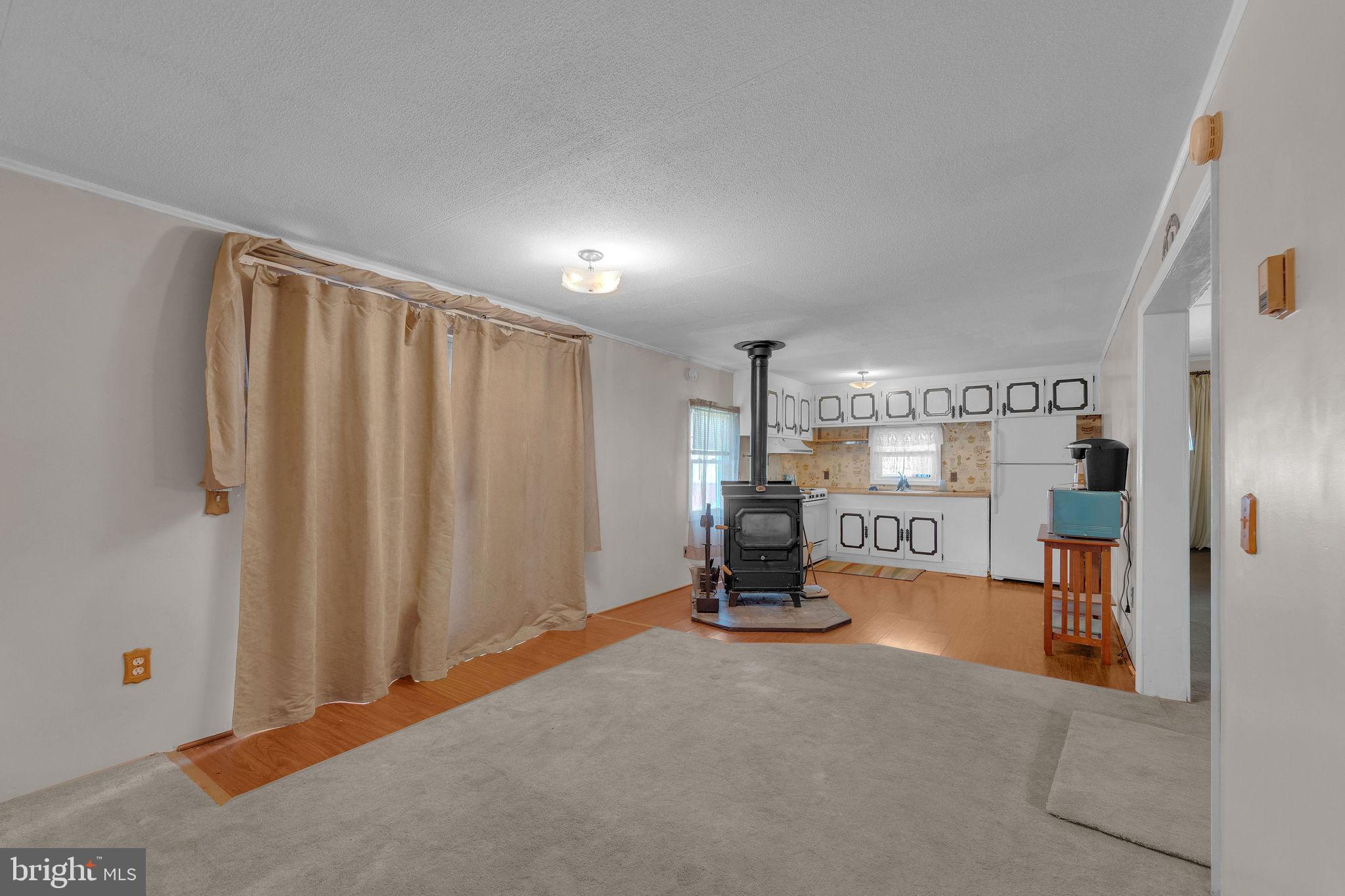 347 Quaker Neck Road Salem, NJ 08079 - Photo 14 of 35 Dining Room and Kitchen