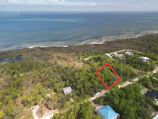 $80,000 | 681 East Pine Avenue, Eastpoint, FL 32328