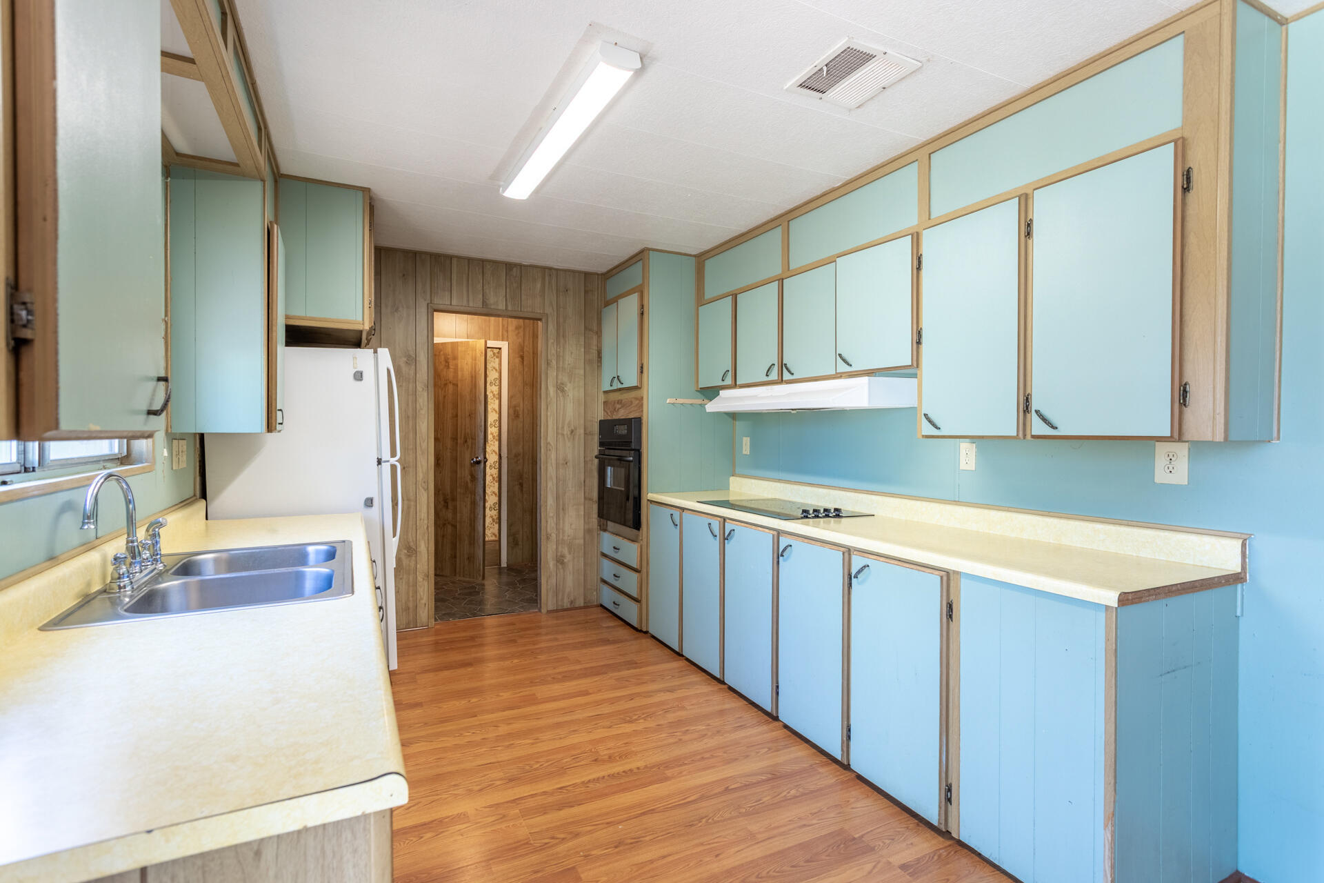 6329 Oak Street Anderson, CA 96007 - Photo 23 of 39 MH_Kitchen1