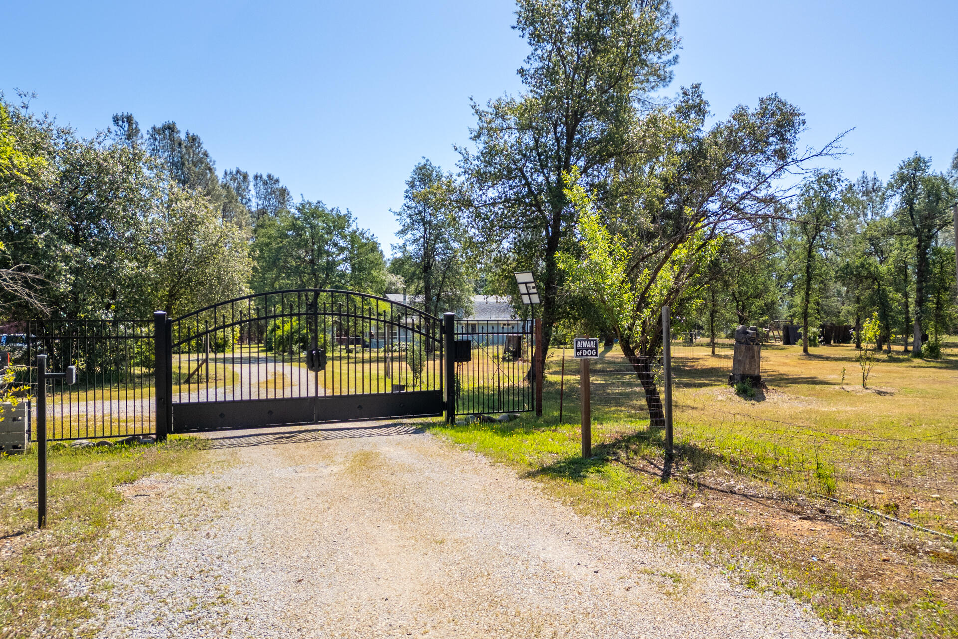 6329 Oak Street Anderson, CA 96007 - Photo 32 of 39 Front Gate