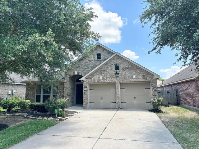 $2,200 | 5526 Stoneridge Court, Rosenberg, TX 77471