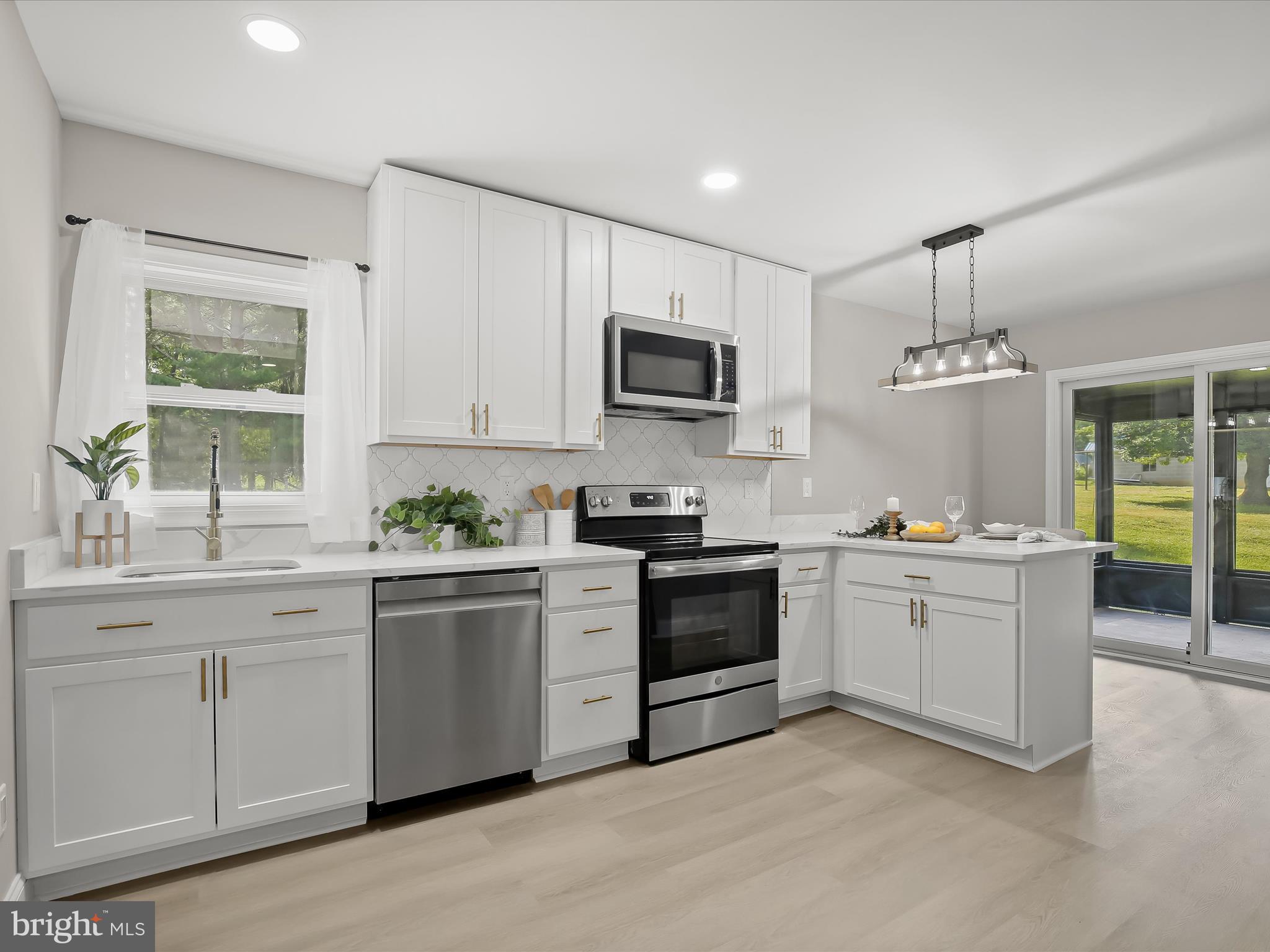702 Old Fallston Road Fallston, MD 21047 - Photo 14 of 50 Gourmet Eat In Kitchen