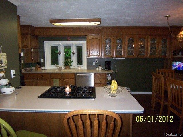 9340 Rattalee Lake Road Clarkston, MI 48348 - Photo 5 of 8 Kitchen.jpg