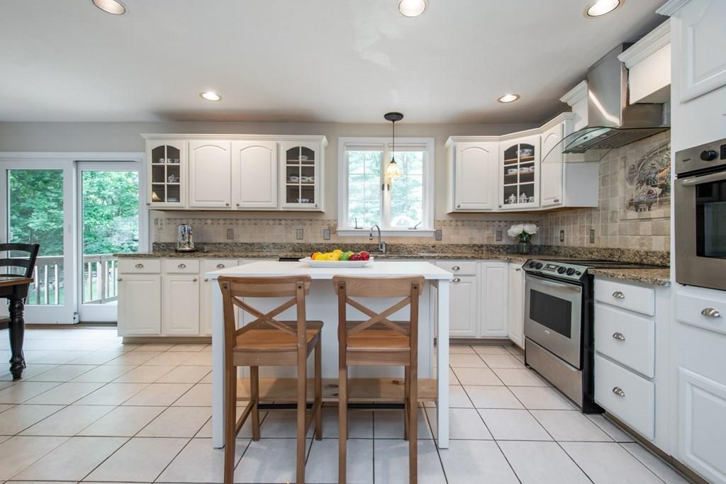 42 Woodstone Road Northborough, MA 01532 - Photo 6 of 42 Gallery Image 6