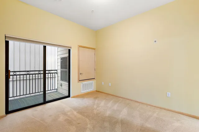 $2,300 | 270 4th Street East, Unit 409, St. Paul, MN 55101