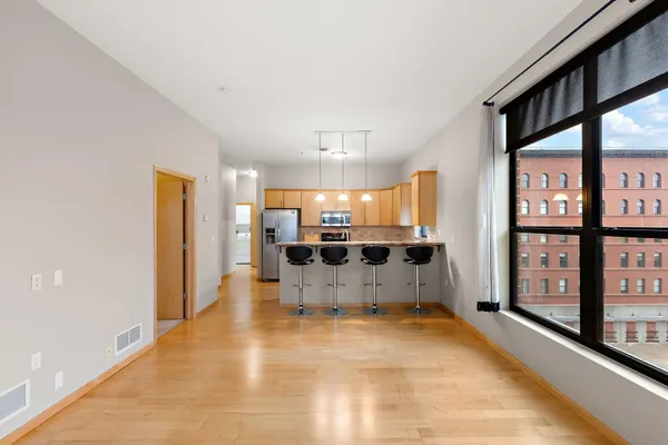 $1,900 | 270 4th Street East, Unit 409, St. Paul, MN 55101