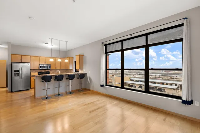 $2,300 | 270 4th Street East, Unit 409, St. Paul, MN 55101