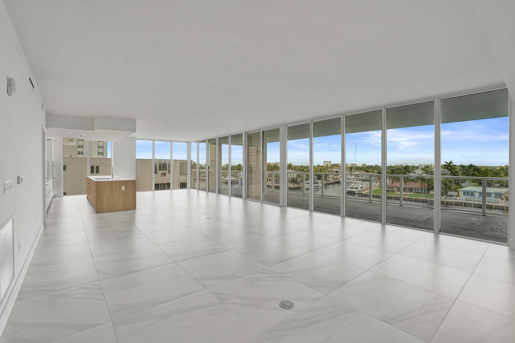 407 North Riverside Drive Pompano Beach, FL 33062 - Photo 4 of 96 DSC07107